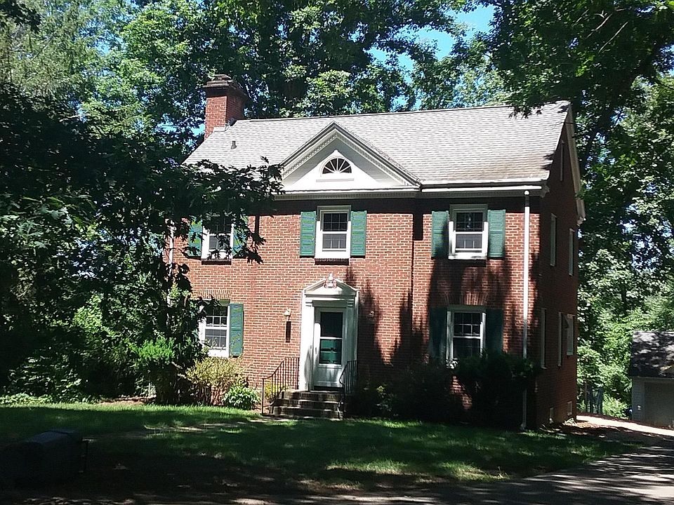 1st image of 819 White Oak Dr