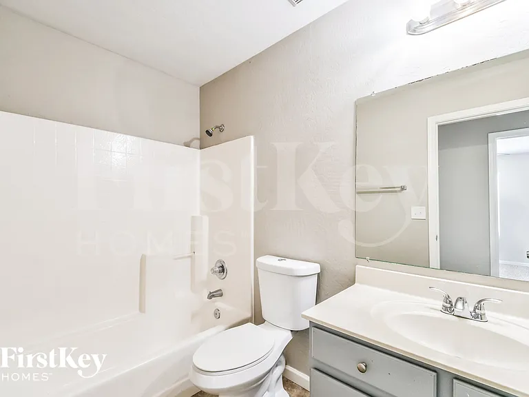 848 E Morelos St — Photo 17