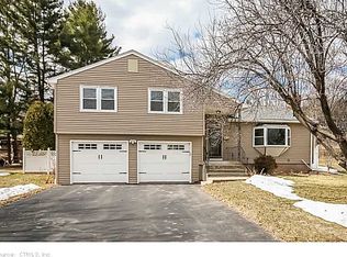 17 Clifford Dr, West Hartford, CT 06107