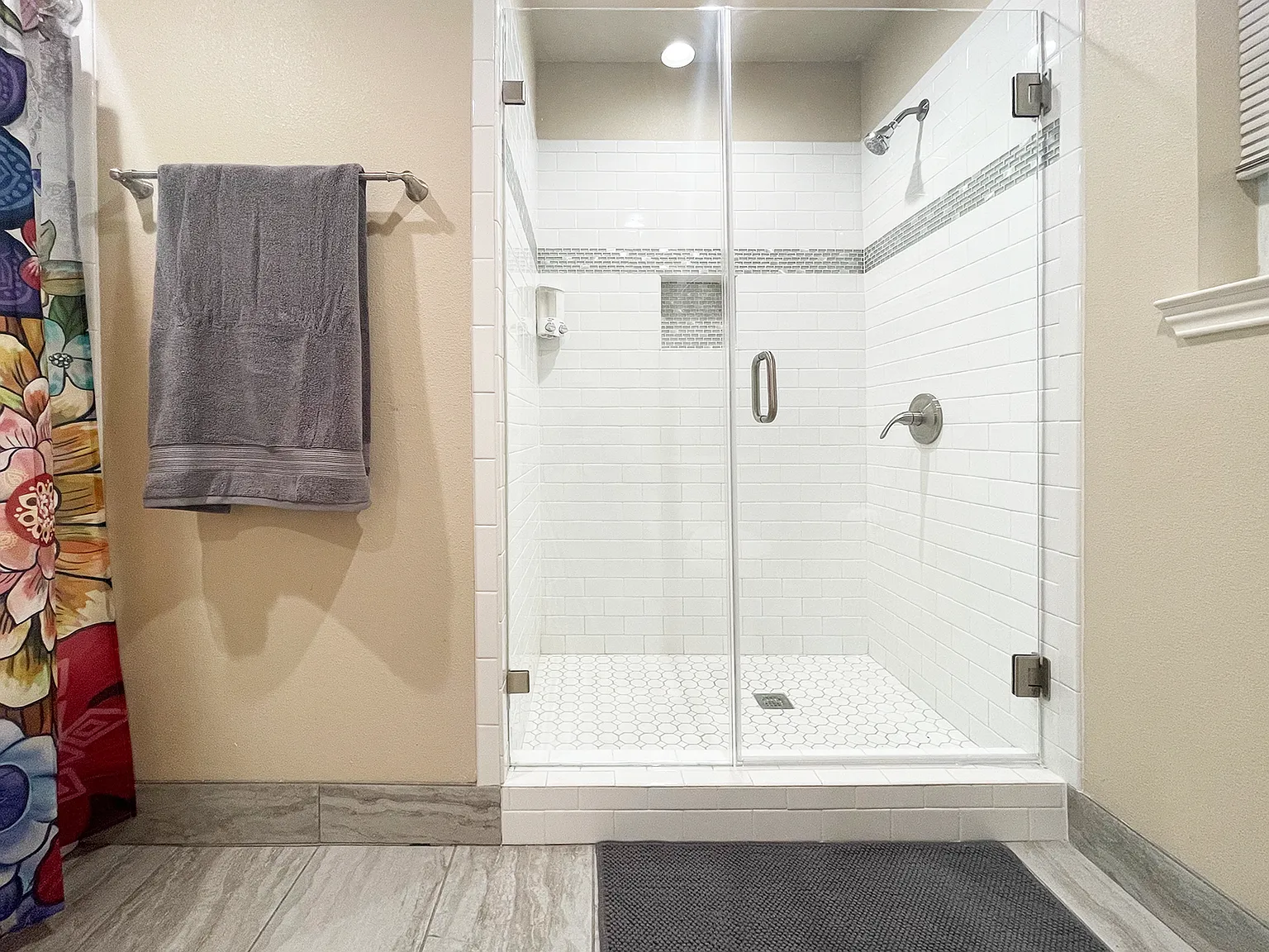 4 bed, 2072 sqft, $6,995 — Photo 3