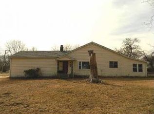 700 G St, Deepwater, MO 64740
