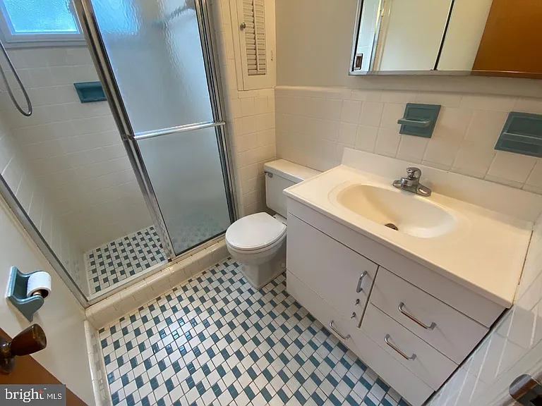 6411 E Halbert Rd — Photo 11
