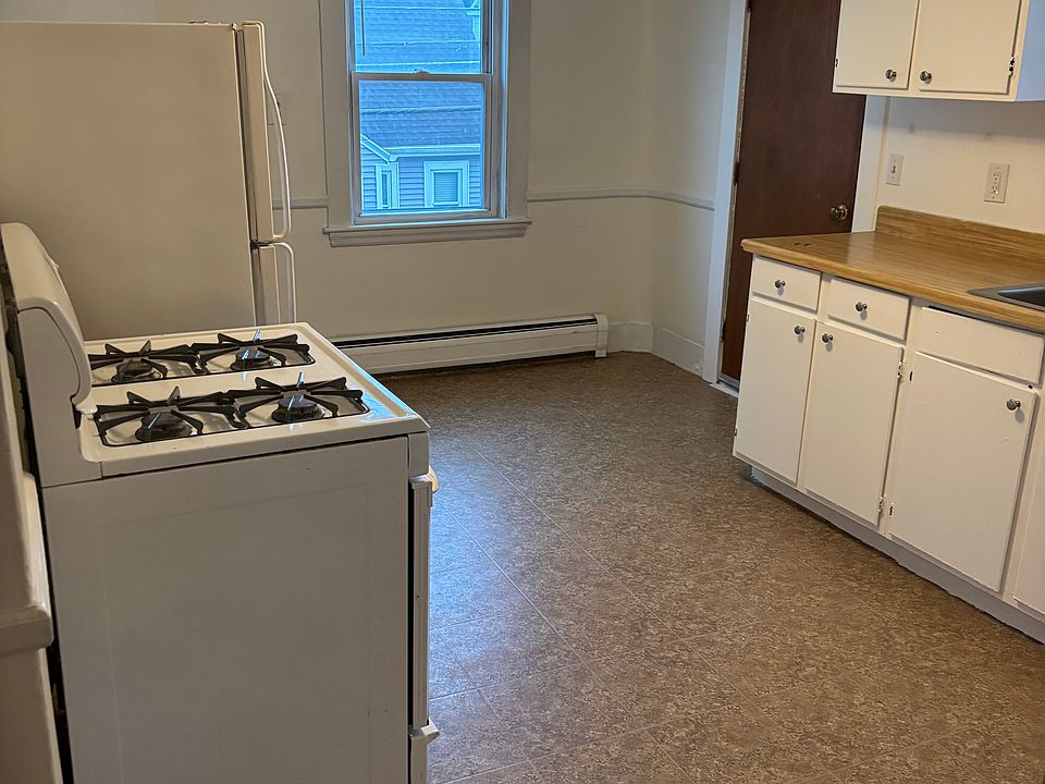 1st image of 25 Church St APT 3