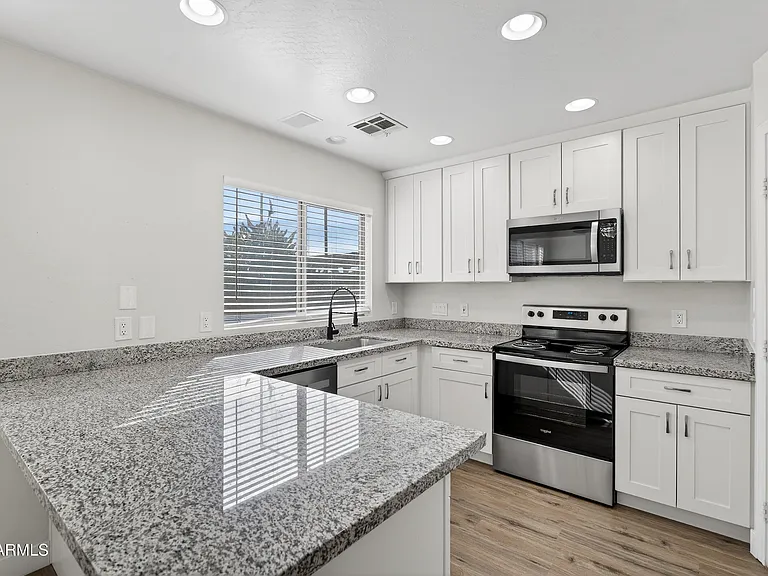 1365 E Betsy Ln — Photo 13