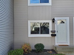 517 Eastbrooke Ln, Rochester, NY 14618