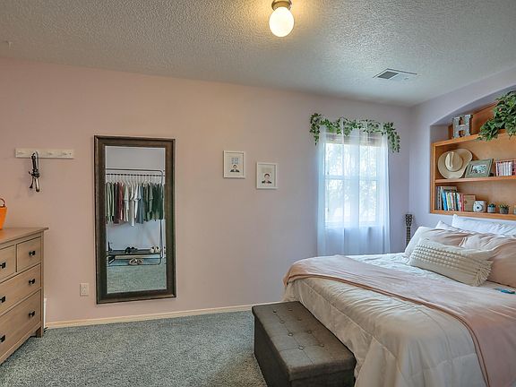 5th image of 2075 Maywood Dr SE
