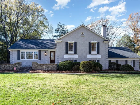 7121 Lancer Dr, Charlotte, NC 28226