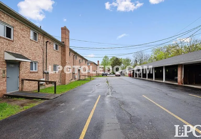 3310 Arlington Ave #8 — Photo 22