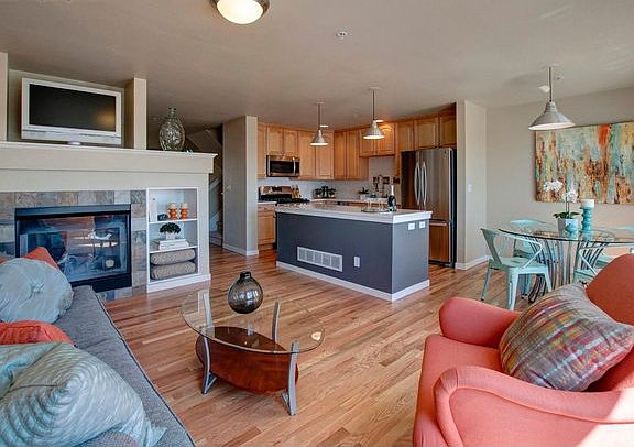 4th image of 615 Tantra Dr