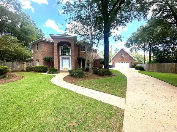 105 Fern Ridge Ct, Dothan, AL 36303