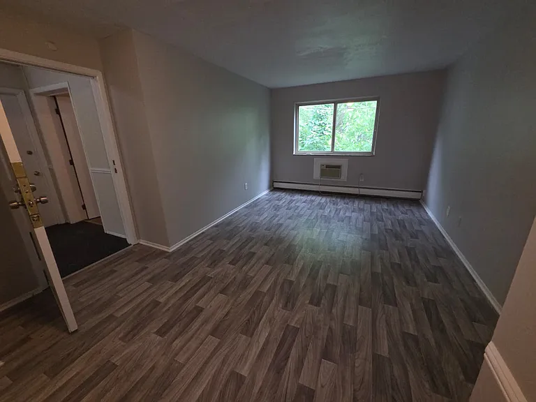 3688 Bosworth Rd #10 — Photo 9