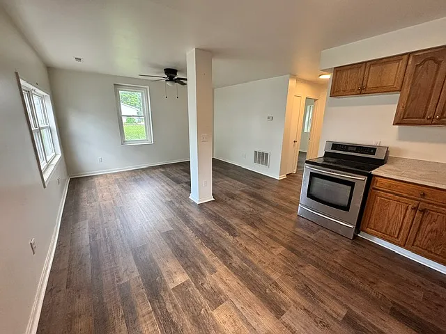 67 W Pratt St #A — Photo 1