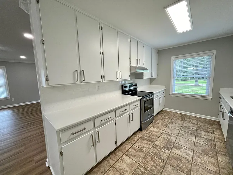 2113 Wimbledon Dr — Photo 6