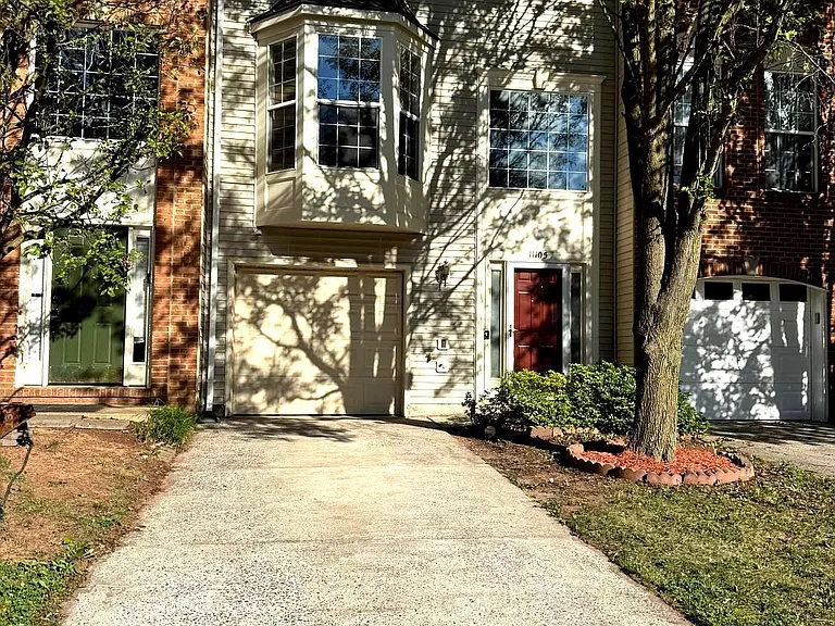 11105 Doubleday Ln — Photo 1
