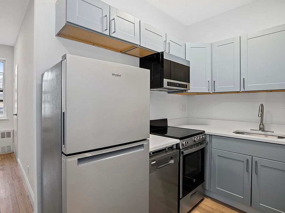 1st image of 323 E 75th St APT 4A