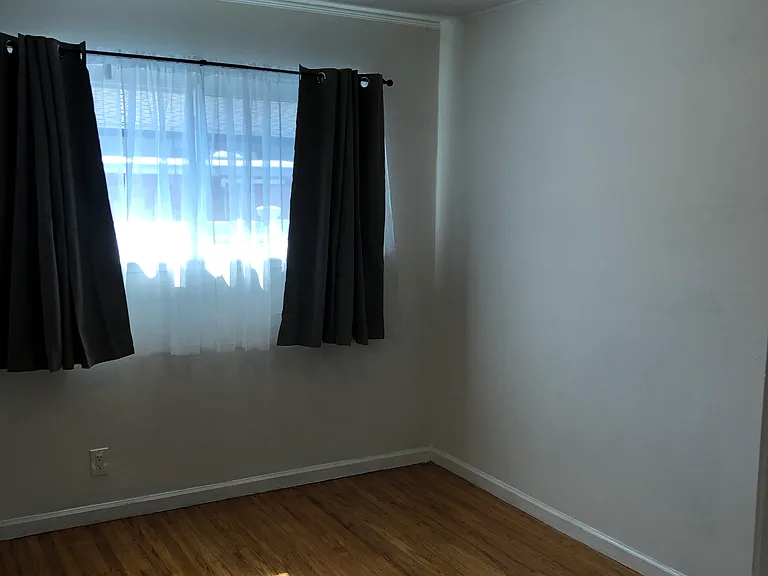 5653 Harold Way — Photo 13
