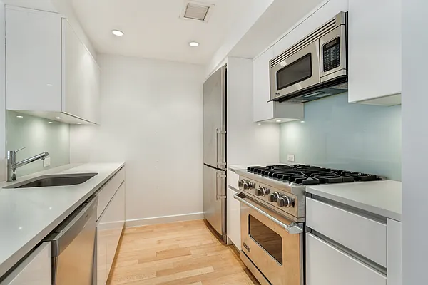 Sold by Level Group | media 5