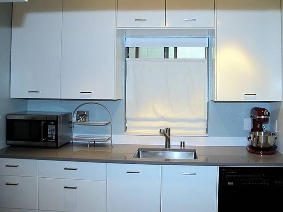 3rd image of 522 Brosnan Ct