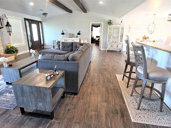 3rd image of 9462 Farm Road 195