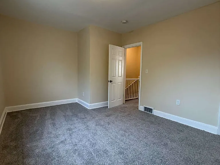 3426 Baker St NE — Photo 23