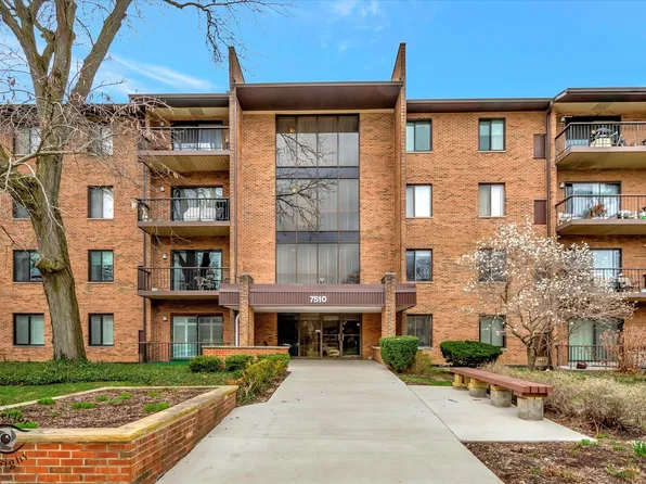 7510 Farmingdale Dr APT 107, Darien, IL 60561