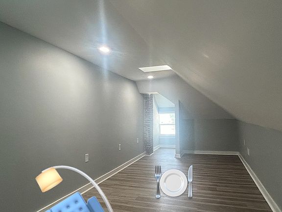 2nd image of 1506 Pleasant St