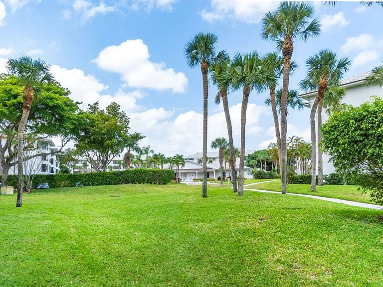 3650 Whitehall Dr #305 — Photo 26
