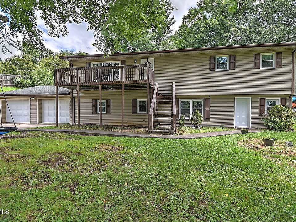 1st image of 488 Rainbow Cir