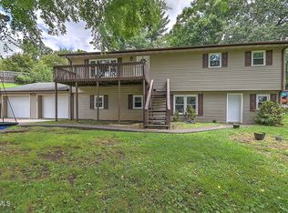 488 Rainbow Cir, Kingsport, TN 37660