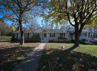 97 Algonquin Dr, Wallingford, CT 06492