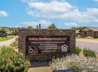 1051 E Park St, Grants Pass, OR 97527