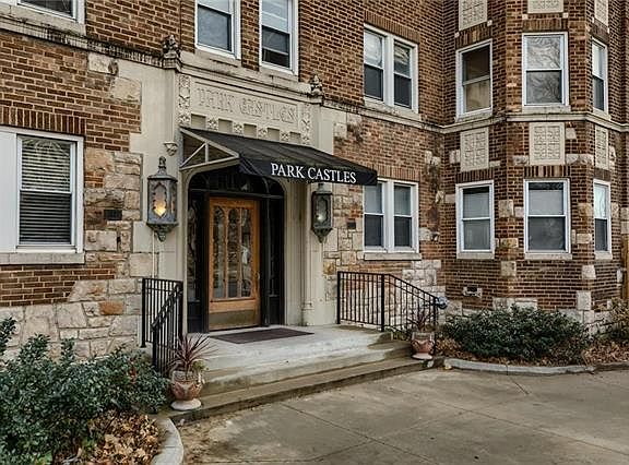 3rd image of 309 Emanuel Cleaver Blvd #502