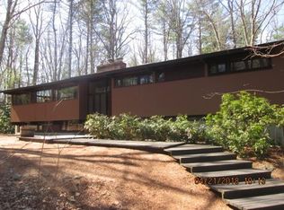 92 Indian Hill Rd, Carlisle, MA 01741