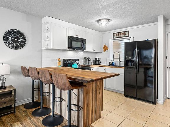 4th image of 75-5766 Kuakini Hwy APT 201