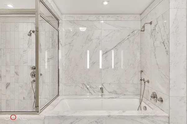 Rented by CORE | media 21