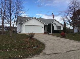 936 Laurie Ct, Walworth, WI 53184