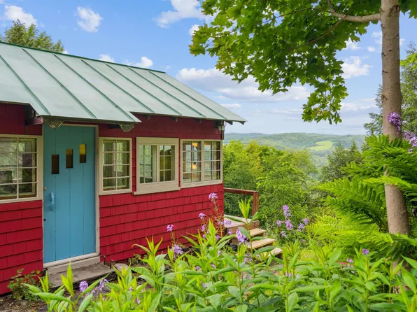 1167 Oxbow Road, Royalton, VT 05068