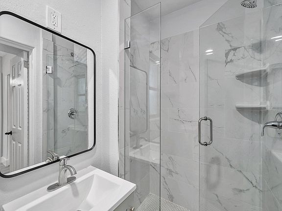 4th image of 2837 18th Ave N #1