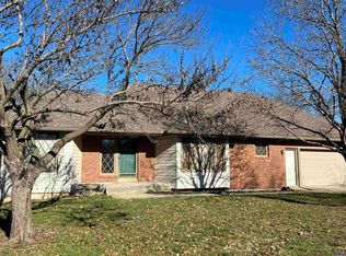 3306 SE Meadowview Dr, Topeka, KS 66605