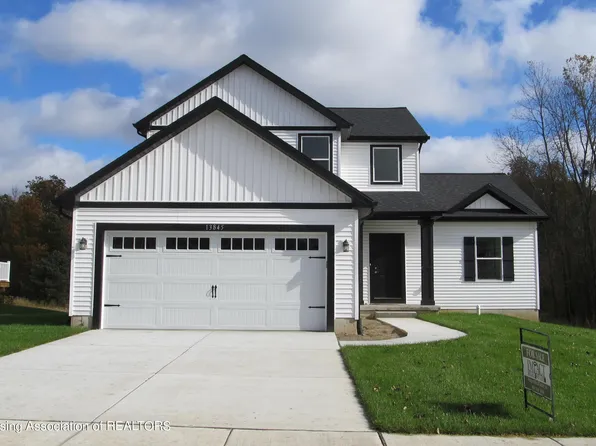 2211 Guernsey Dr, Charlotte, MI 48813