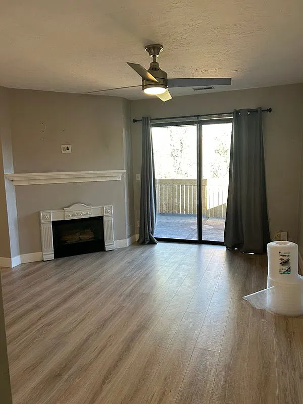 2 bed, 2.0 bath, 949 sqft, $1,650 — Photo 4