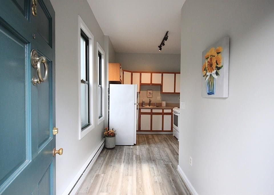 1st image of 14 Sanford St Unit 8