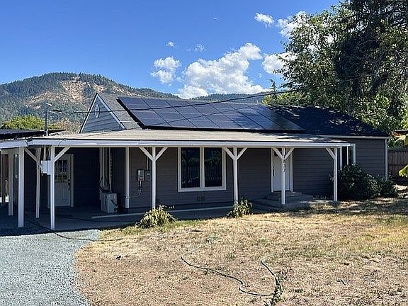 2nd image of 1837 SE Drury Ln