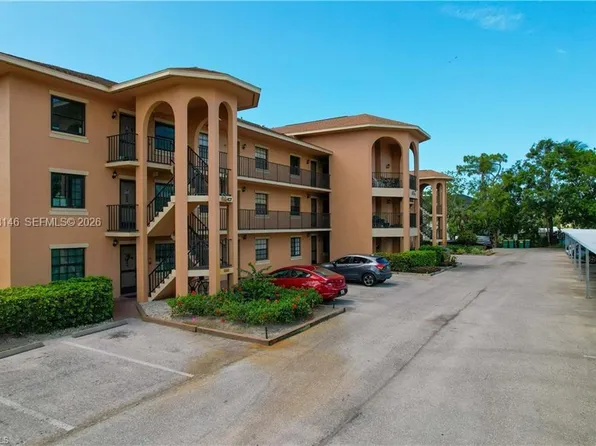 5535 Rattlesnake Hammock Rd APT 205, Naples, FL 34113