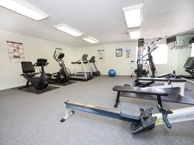 415 Parkdale Dr #18C — Photo 33
