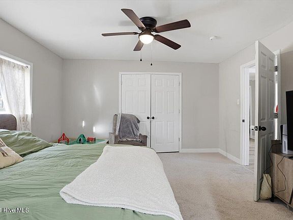 2nd image of 905 7th Street