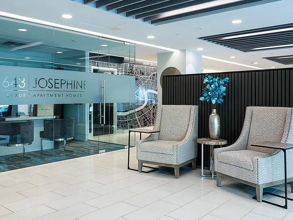 Lobby and cyber lounge