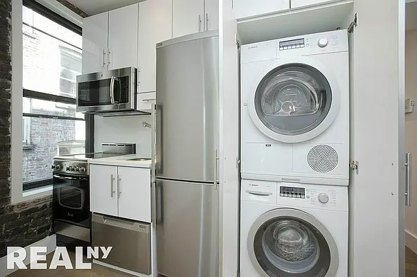 Rented by REAL New York | media 21