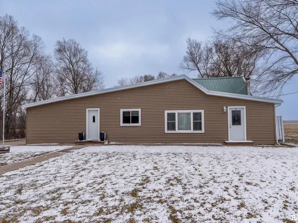 11823 242nd St W, Illinois City, IL 61259