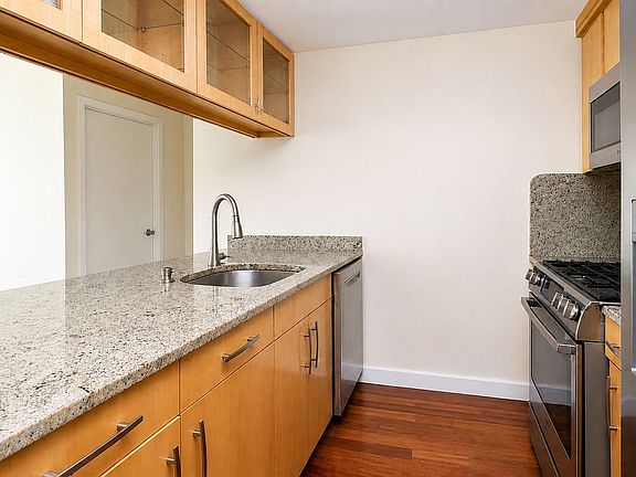 4th image of 161 E 110th St #3E